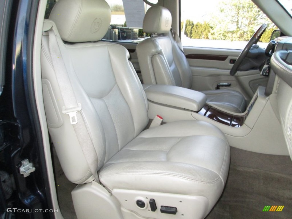 2004 Cadillac Escalade AWD Front Seat Photo #89011437