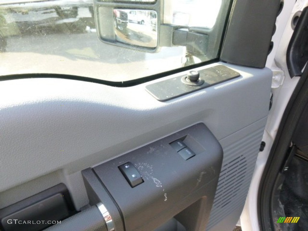 2014 F350 Super Duty XL SuperCab 4x4 - Oxford White / Steel photo #16