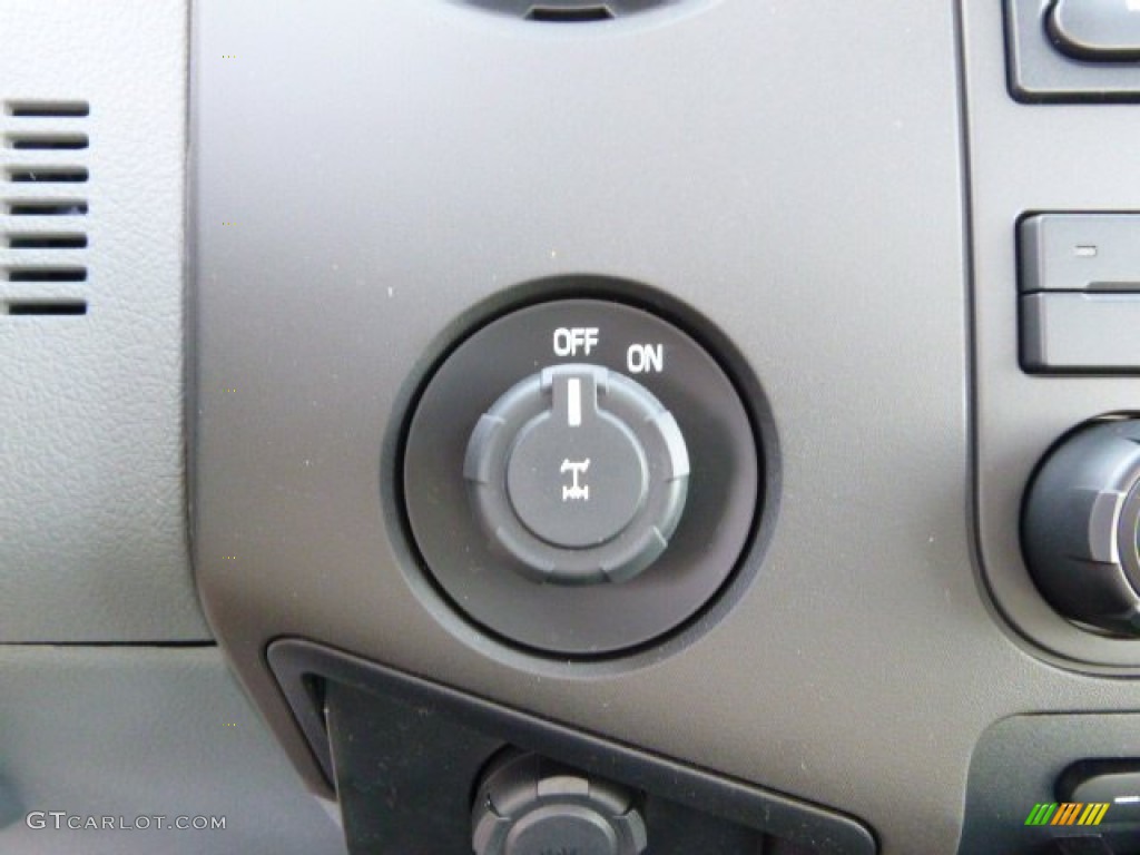 2014 F350 Super Duty XL Regular Cab 4x4 - Oxford White / Steel photo #15