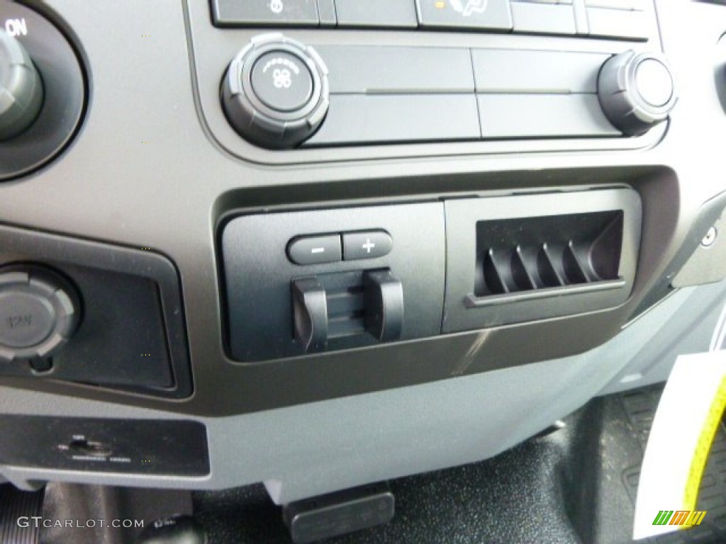 2014 F350 Super Duty XL Regular Cab 4x4 - Oxford White / Steel photo #16