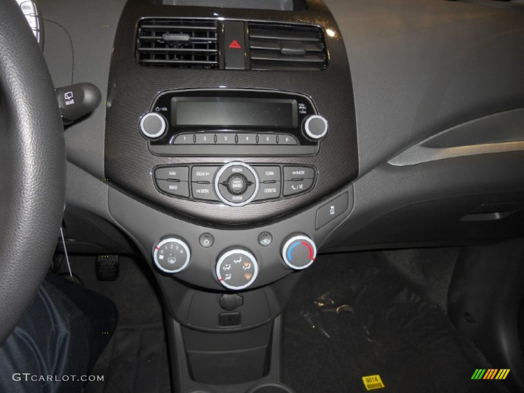 2014 Chevrolet Spark LS Controls Photo #89015538