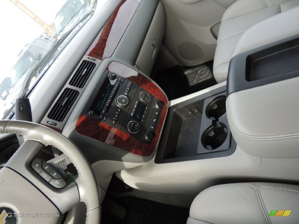 2010 Silverado 1500 LTZ Crew Cab - Taupe Gray Metallic / Light Titanium/Dark Titanium photo #22