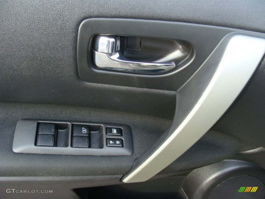 2011 Rogue S AWD - Platinum Graphite / Black photo #8