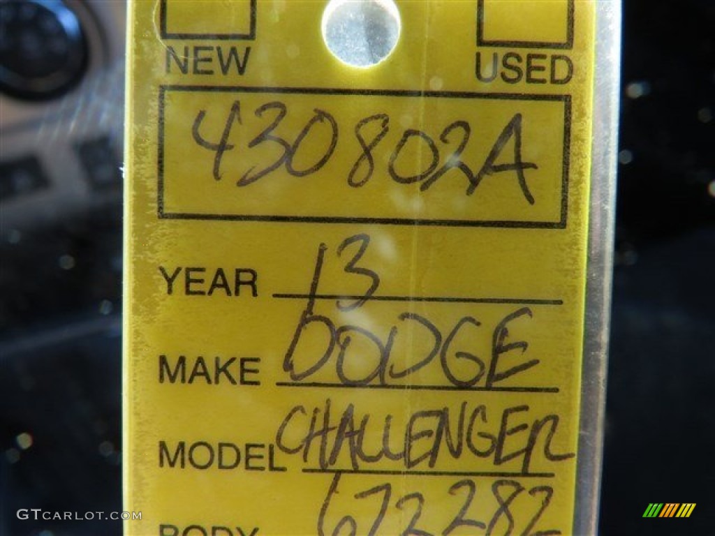 2013 Challenger SRT8 392 - Plum Crazy Pearl / Dark Slate Gray photo #19