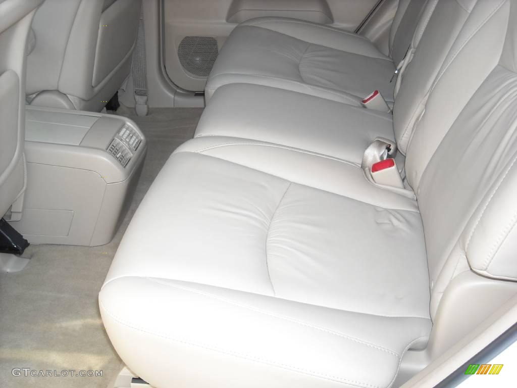 2005 RX 330 - Crystal White / Light Gray photo #18