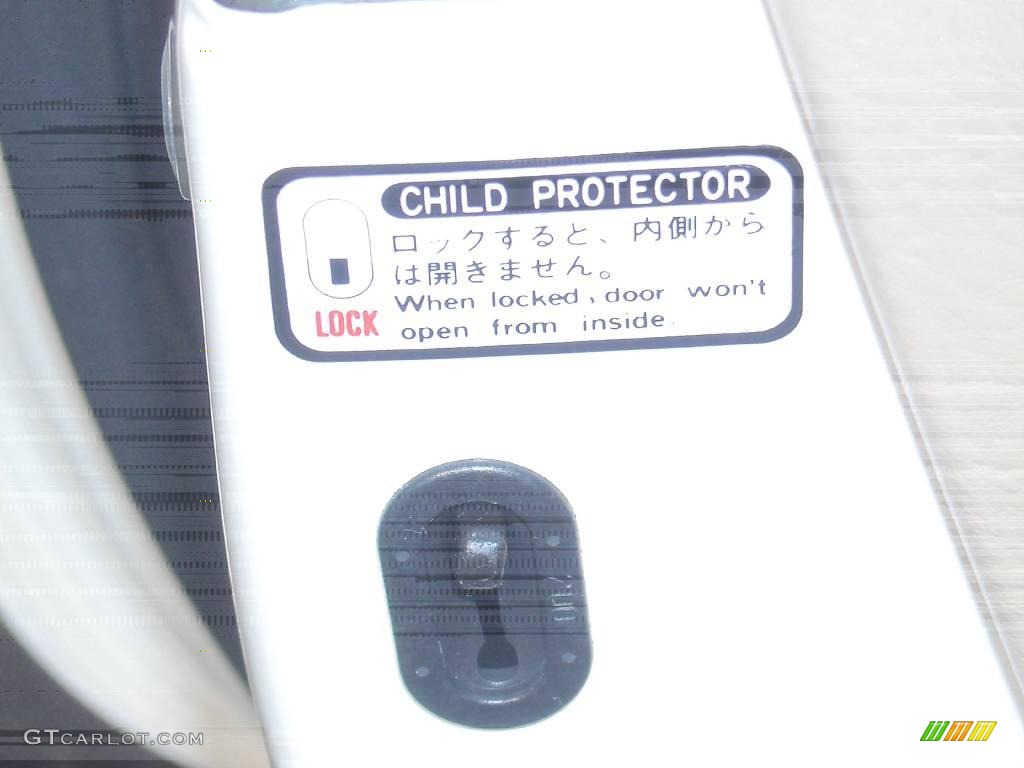 2005 RX 330 - Crystal White / Light Gray photo #28
