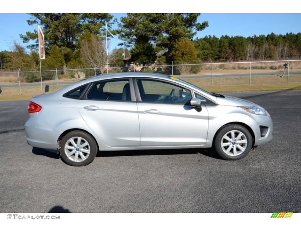 Ingot Silver Metallic 2012 Ford Fiesta SE Sedan Exterior Photo #89023996