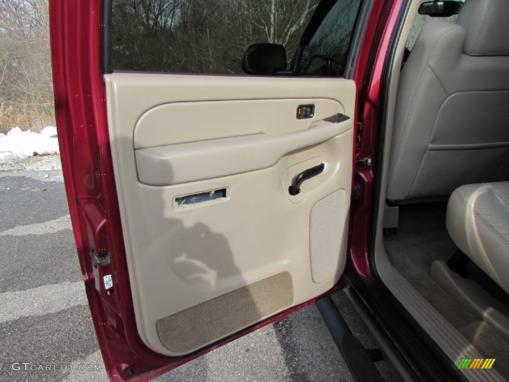 2004 Suburban 1500 Z71 4x4 - Sport Red Metallic / Tan/Neutral photo #28