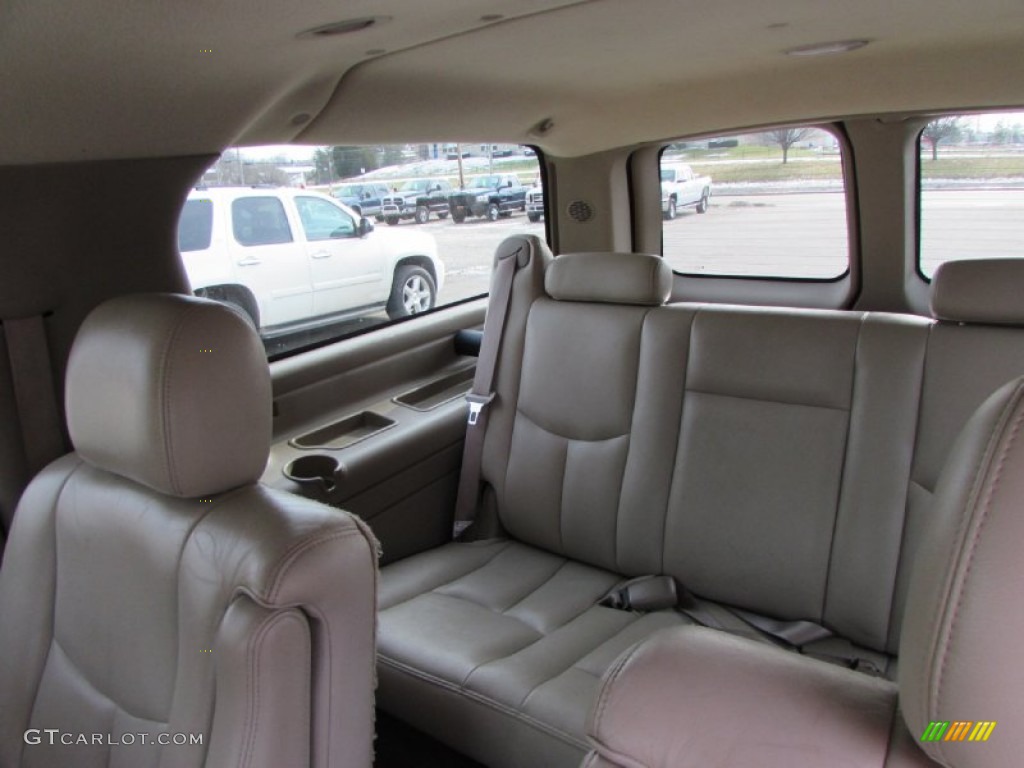 2004 Suburban 1500 Z71 4x4 - Sport Red Metallic / Tan/Neutral photo #32