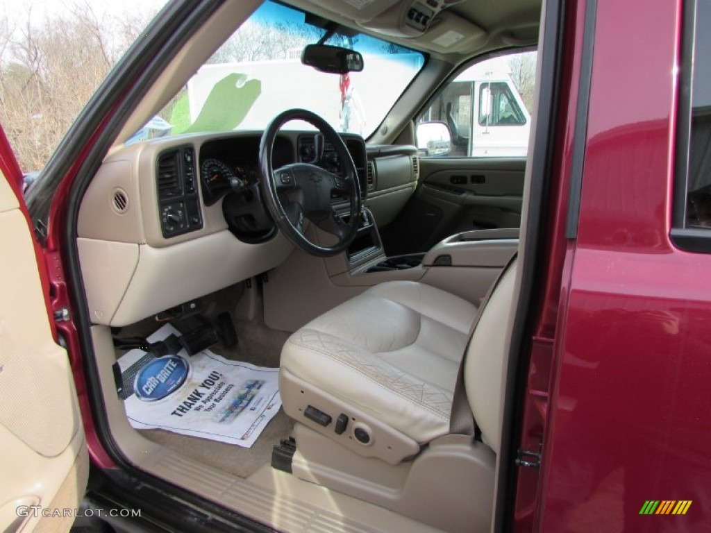 2004 Suburban 1500 Z71 4x4 - Sport Red Metallic / Tan/Neutral photo #36