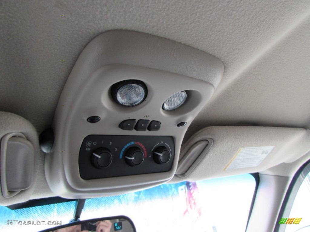 2004 Suburban 1500 Z71 4x4 - Sport Red Metallic / Tan/Neutral photo #41