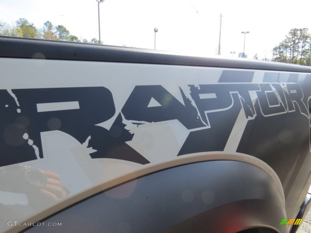 2013 Ford F150 SVT Raptor SuperCrew 4x4 Marks and Logos Photo #89027122