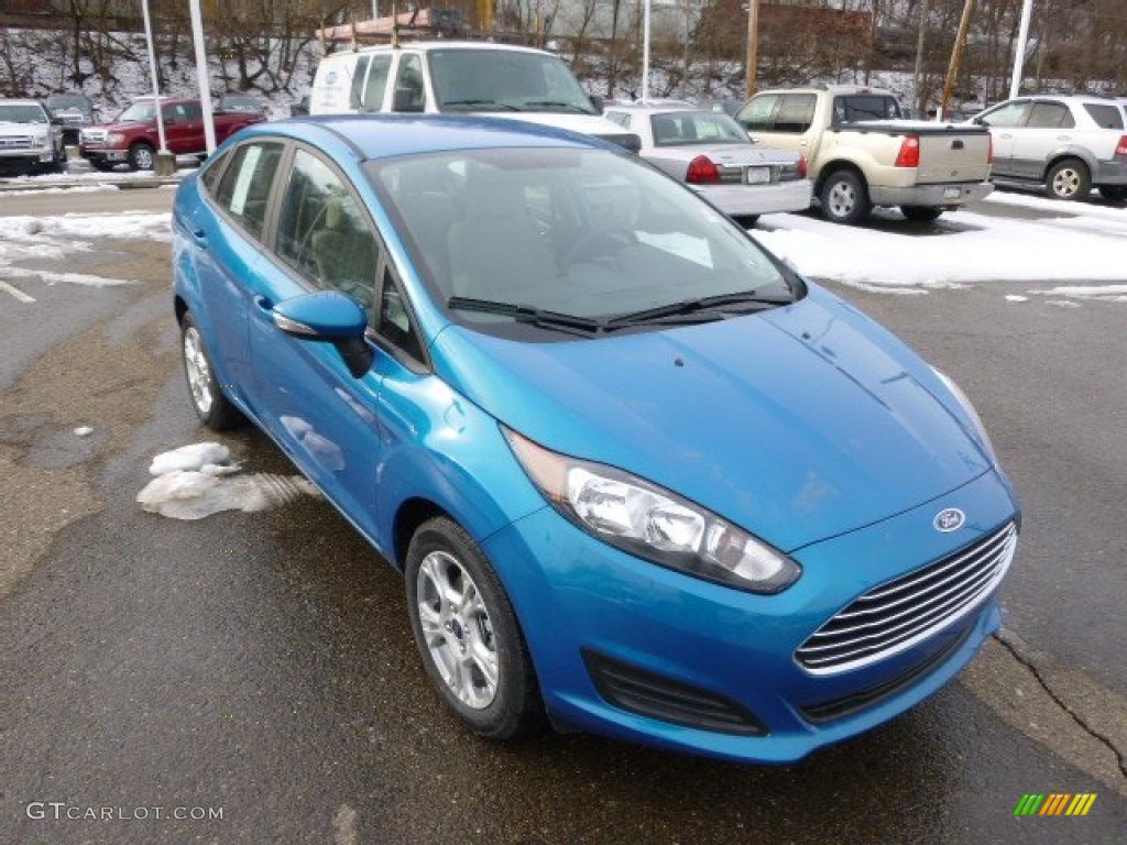 2014 Fiesta SE Sedan - Performance Blue / Medium Light Stone photo #2