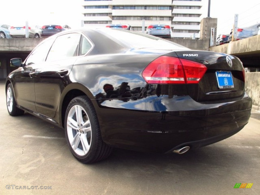 2014 Passat TDI SE - Black / Cornsilk Beige photo #4