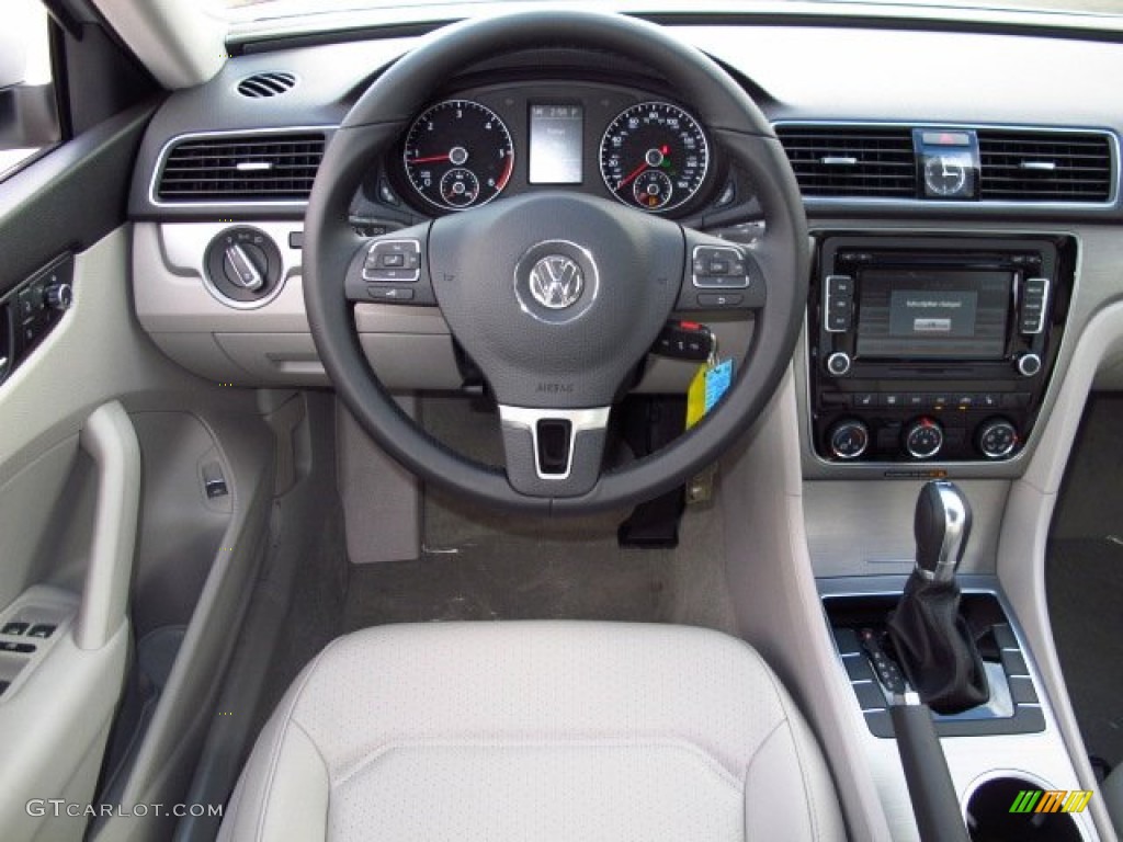 2014 Passat TDI SE - Reflex Silver Metallic / Moonrock photo #13