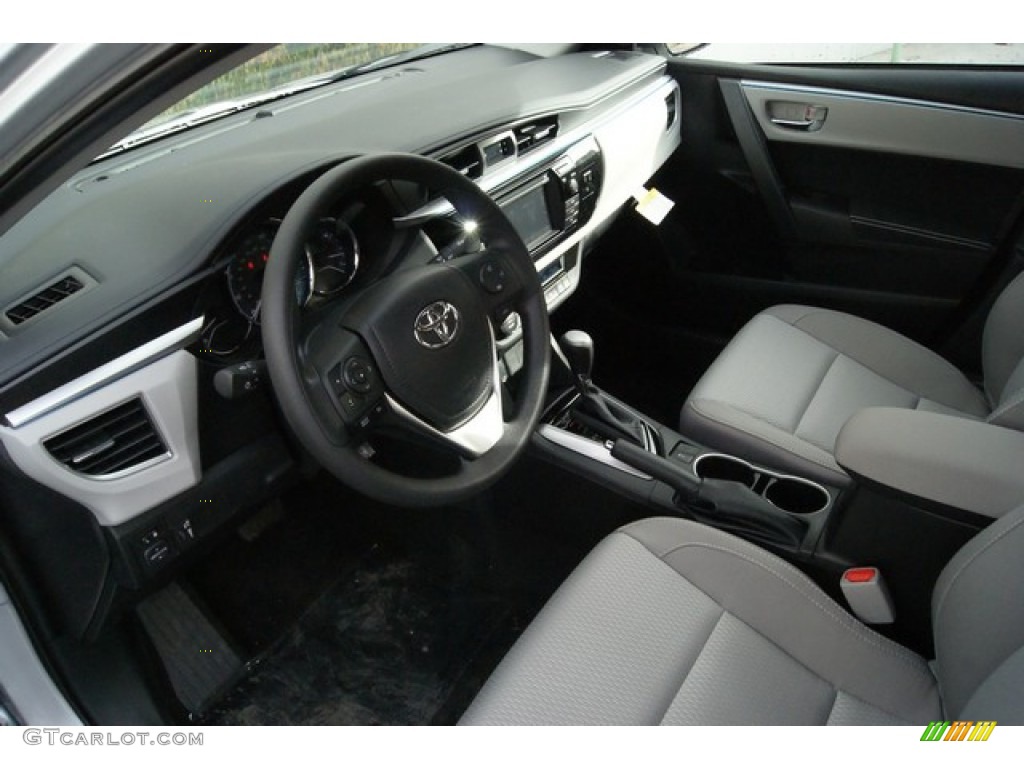 2014 Corolla LE - Classic Silver Metallic / Ash photo #5