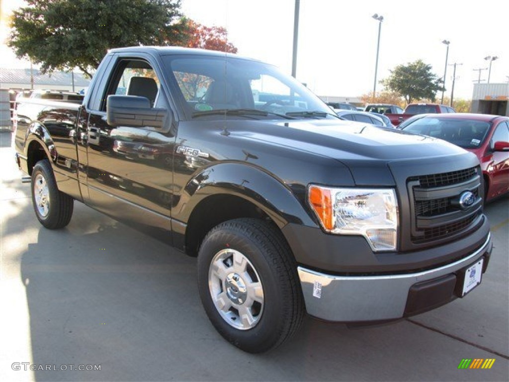 2014 F150 XL Regular Cab - Tuxedo Black / Steel Grey photo #6