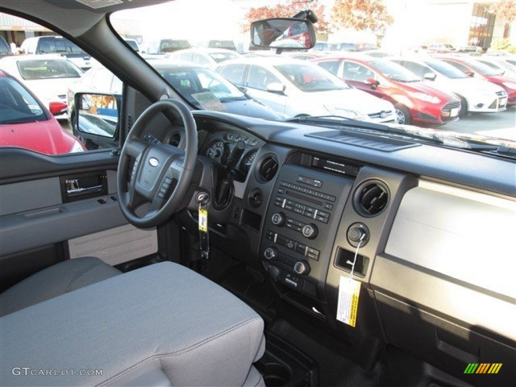 2014 F150 XL Regular Cab - Tuxedo Black / Steel Grey photo #10