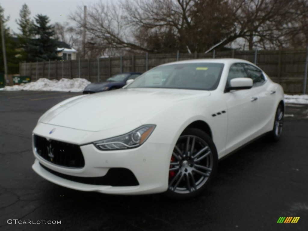 White Maserati http://images.gtcarlot.com/pictures/89045789.jpg
