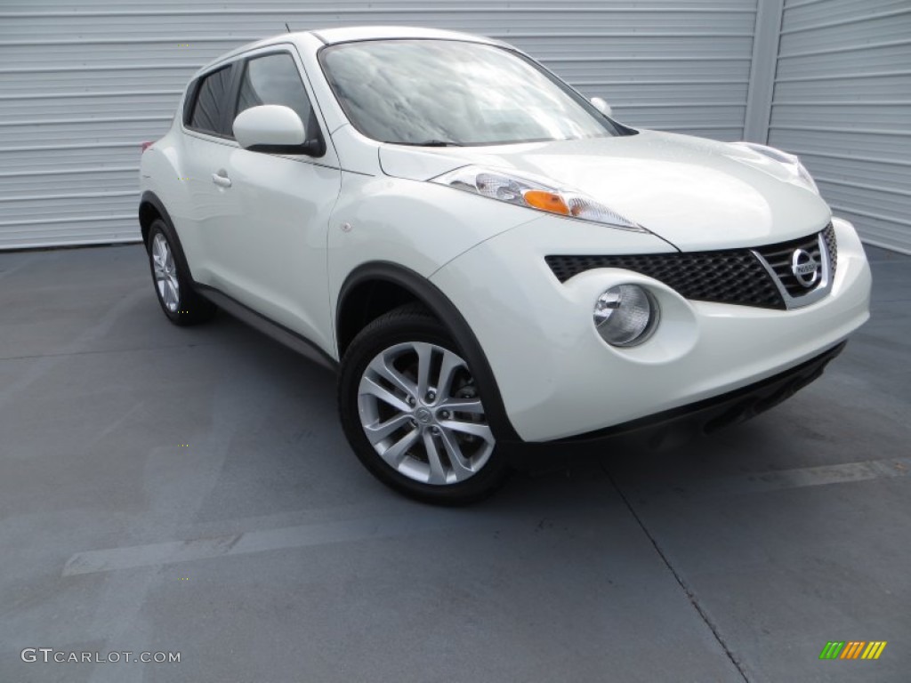 2012 Juke SV - White Pearl / Black/Silver Trim photo #2