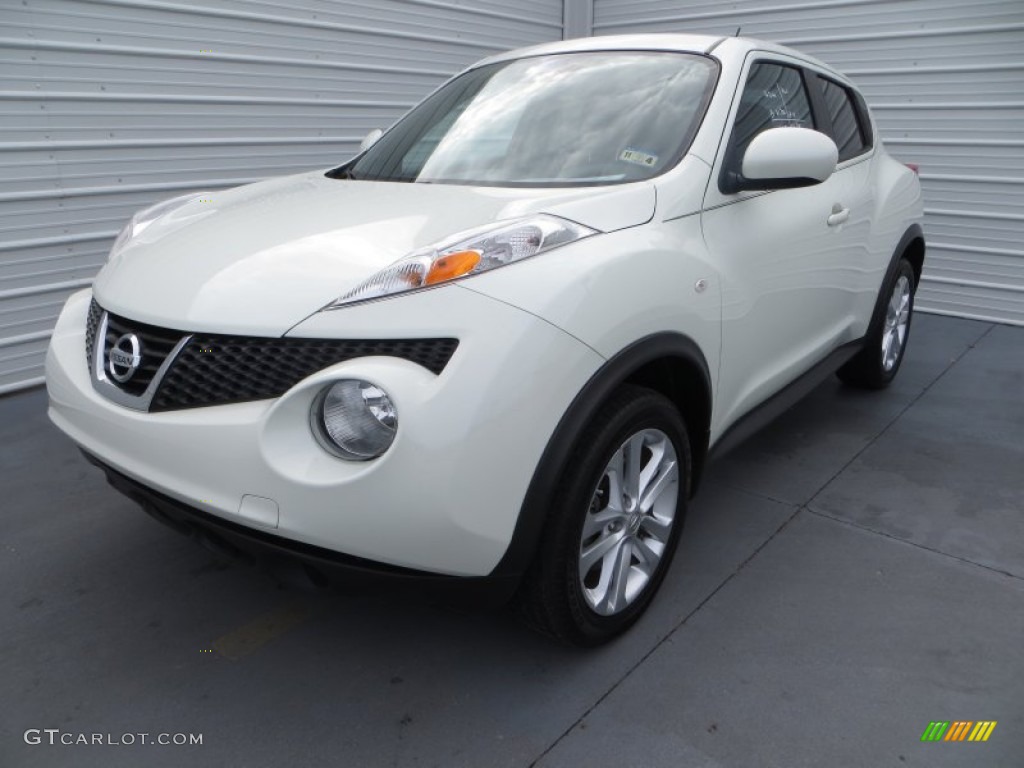 2012 Juke SV - White Pearl / Black/Silver Trim photo #7