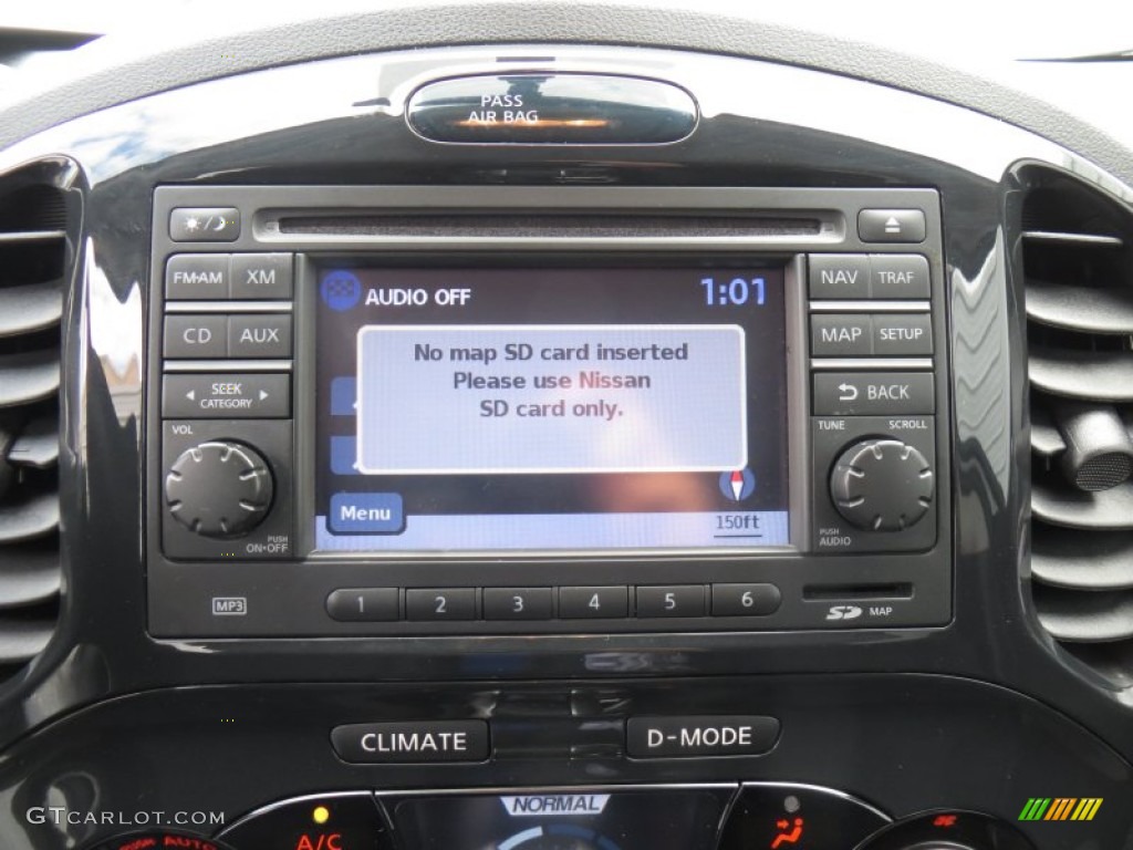 2012 Juke SV - White Pearl / Black/Silver Trim photo #39