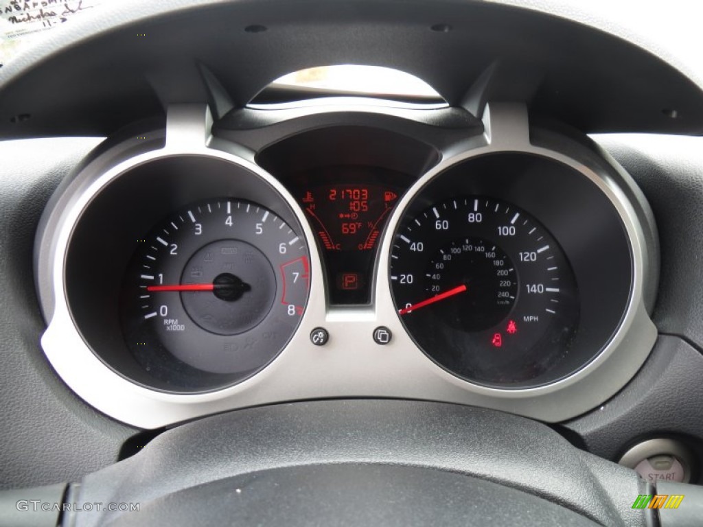 2012 Juke SV - White Pearl / Black/Silver Trim photo #42