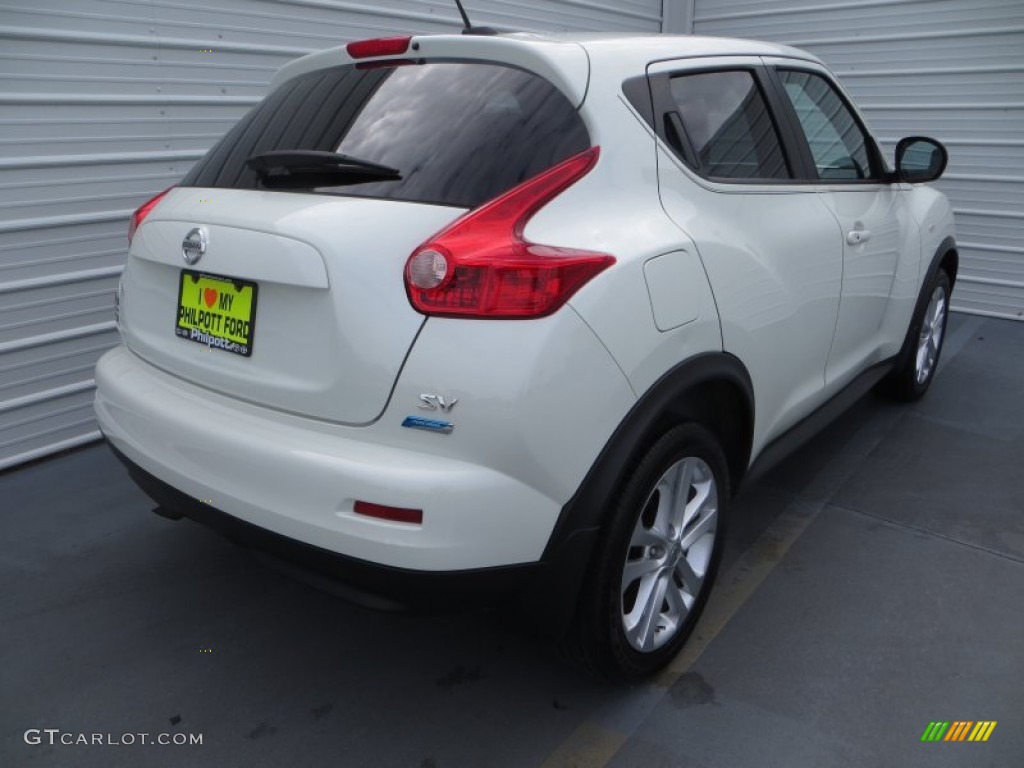 2012 Juke SV - White Pearl / Black/Silver Trim photo #49