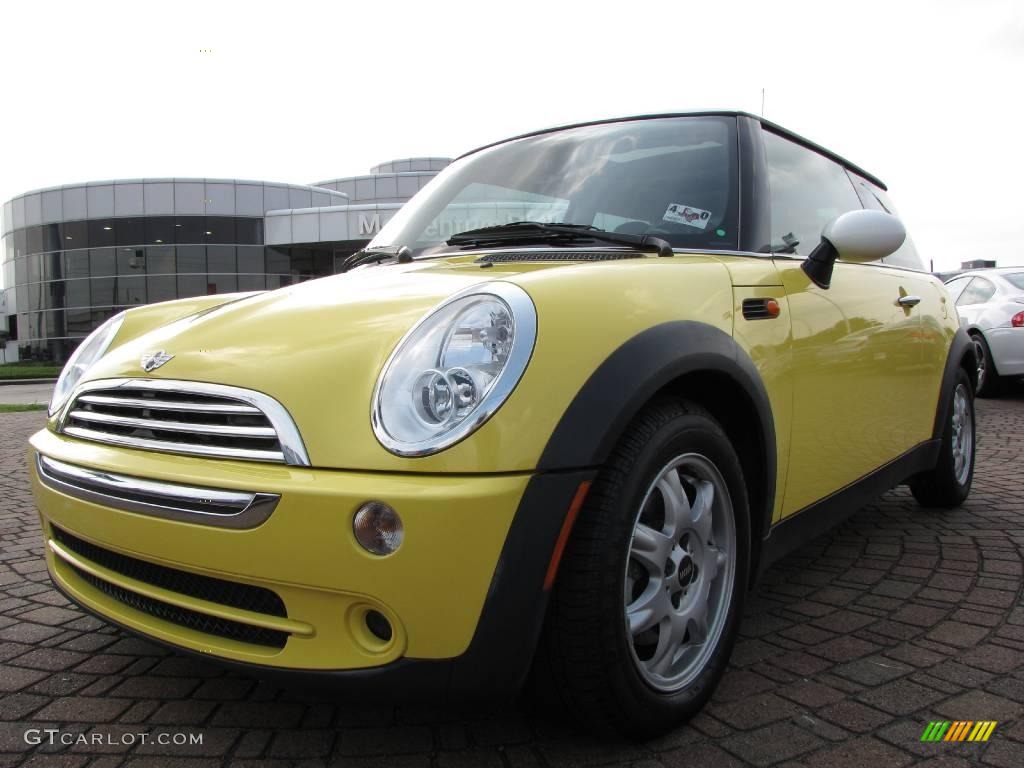 2006 Cooper Hardtop - Liquid Yellow / Panther Black photo #9