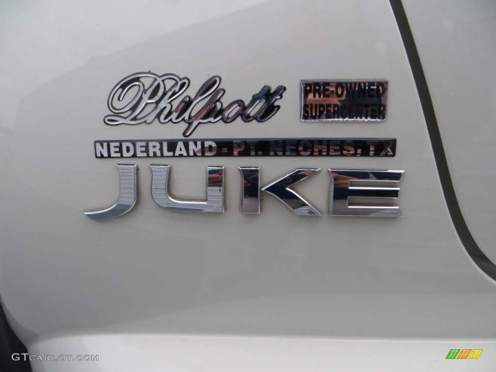 2012 Juke SV - White Pearl / Black/Silver Trim photo #65