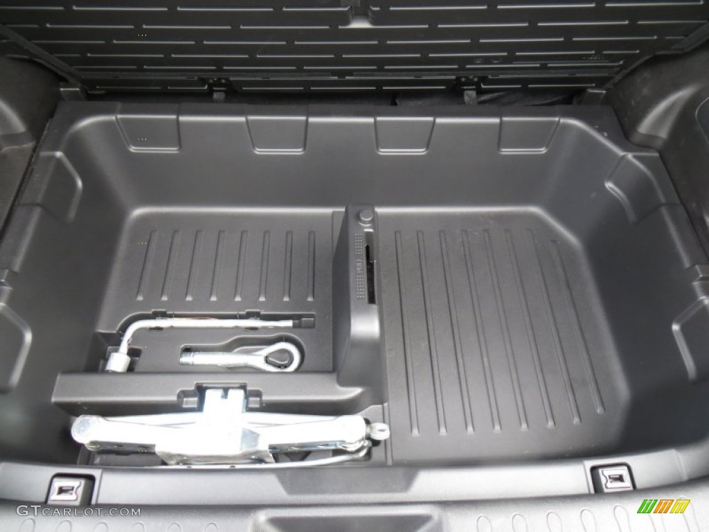 2012 Juke SV - White Pearl / Black/Silver Trim photo #74