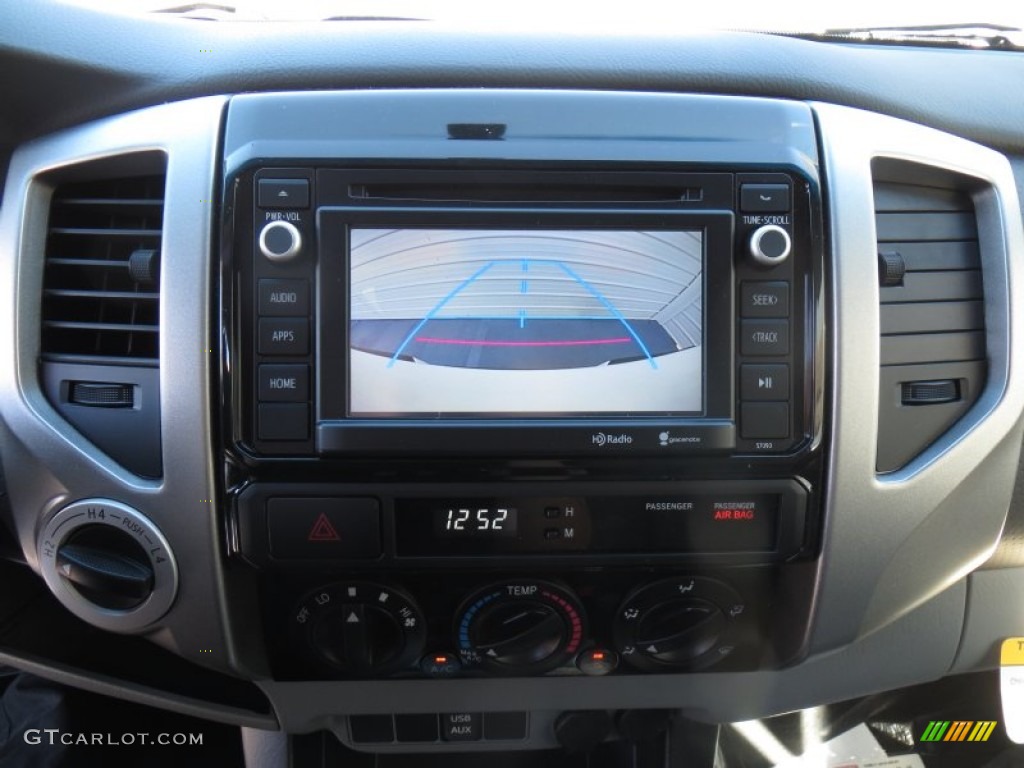 2014 Toyota Tacoma V6 TRD Sport Double Cab 4x4 Controls Photo #89050563