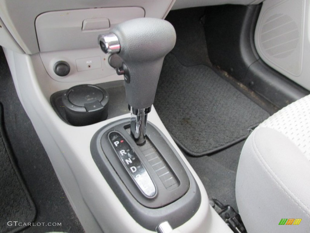 2009 Hyundai Accent GS 3 Door Transmission Photos
