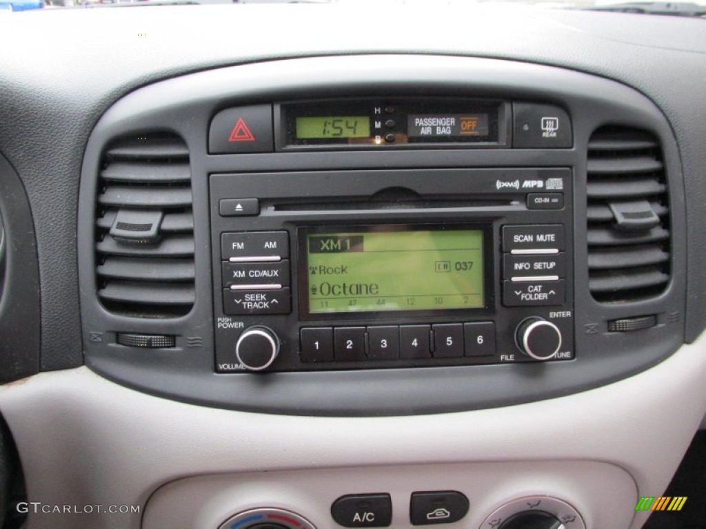 2009 Hyundai Accent GS 3 Door Audio System Photos