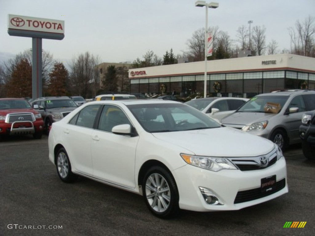 2013 Camry XLE - Super White / Ash photo #1