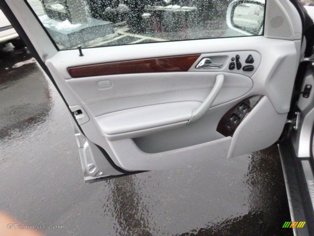 2002 Mercedes-Benz C 320 Sedan Door Panel Photos