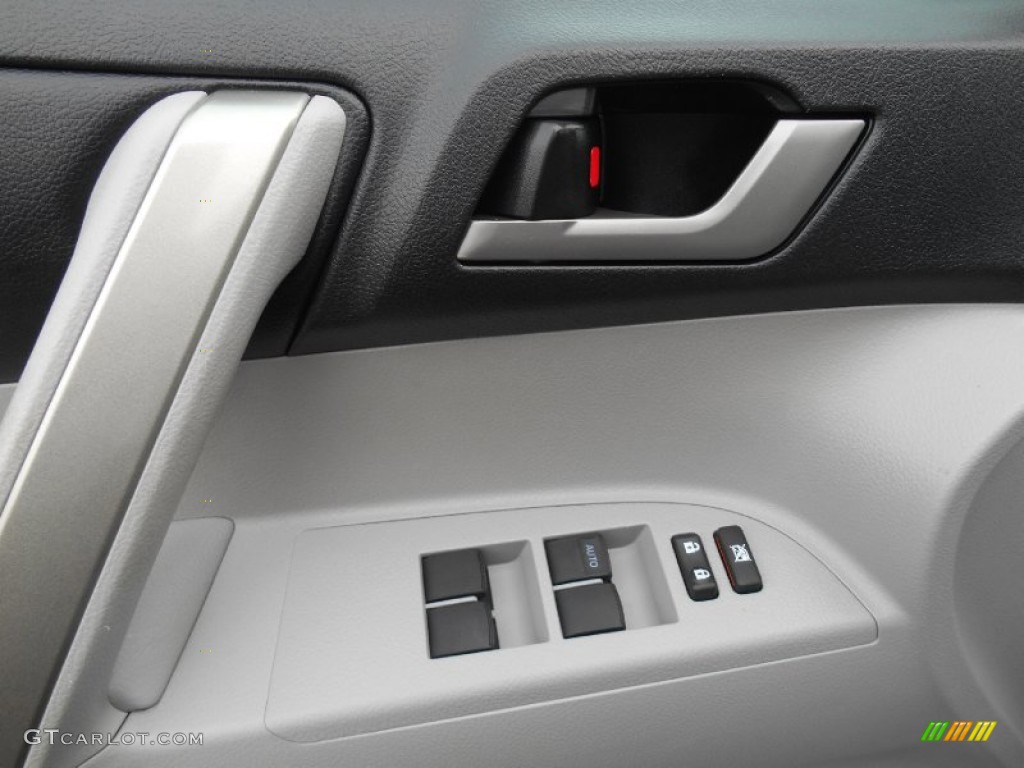 2012 Highlander V6 4WD - Magnetic Gray Metallic / Ash photo #8