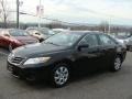 Black - Camry LE Photo No. 3