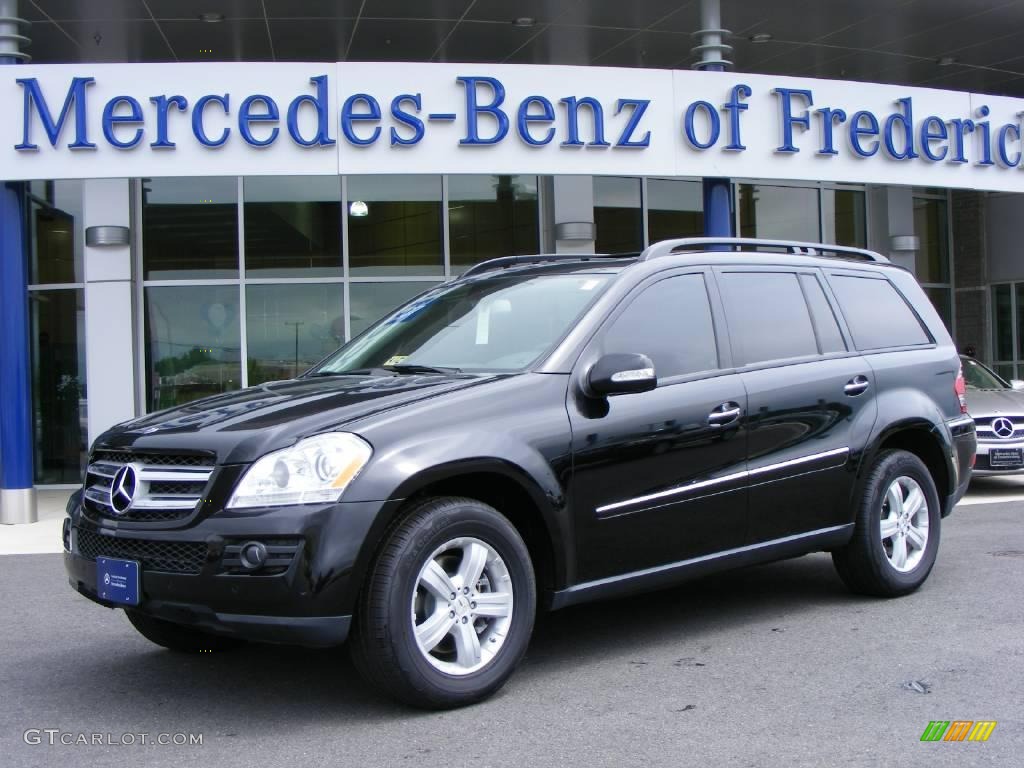 Black Mercedes-Benz GL