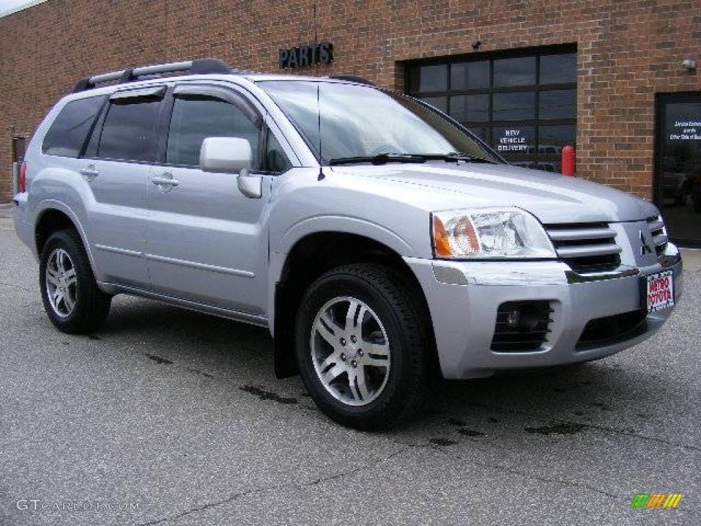 2004 Endeavor XLS AWD - Sterling Silver Metallic / Charcoal Gray photo #1