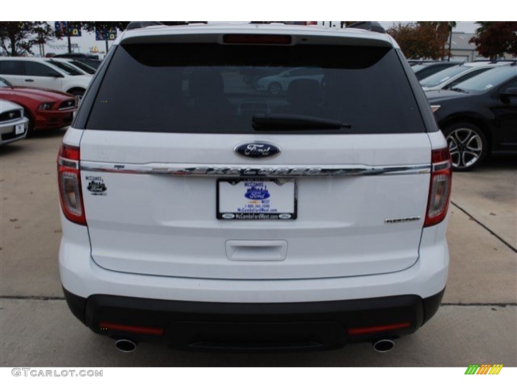 2013 Explorer FWD - Oxford White / Medium Light Stone photo #4