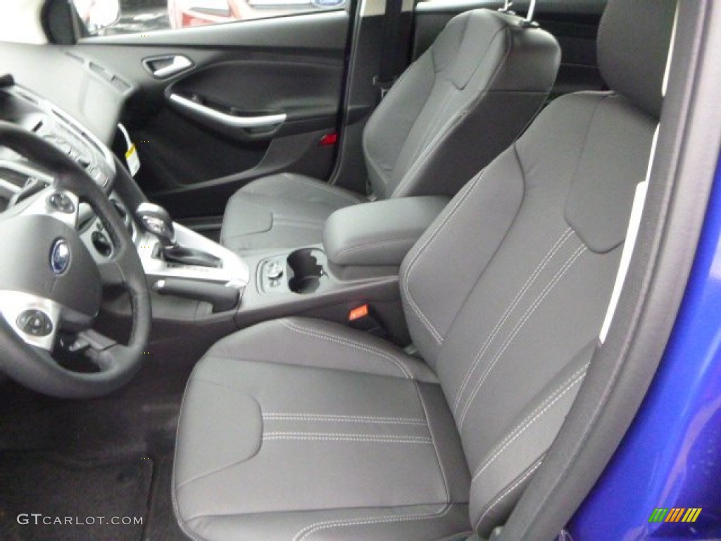 2014 Ford Focus SE Sedan Front Seat Photo #89080666