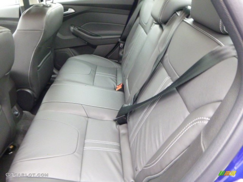 Charcoal Black Interior 2014 Ford Focus SE Sedan Photo #89080686