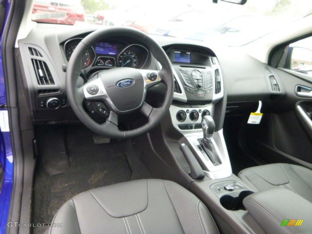 Charcoal Black Interior 2014 Ford Focus SE Sedan Photo #89080706