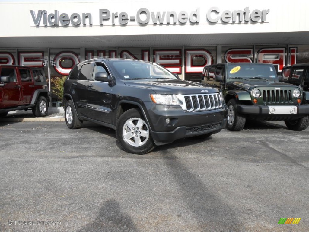 2011 Grand Cherokee Laredo 4x4 - Brilliant Black Crystal Pearl / Black photo #1