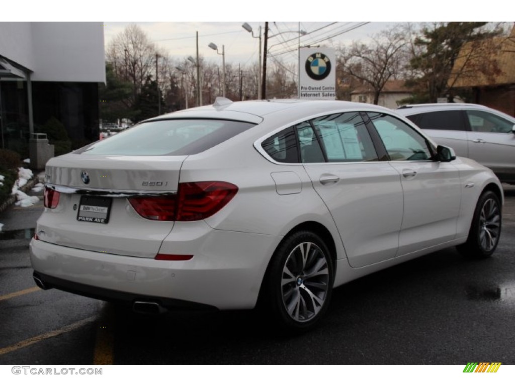 2013 5 Series 550i xDrive Gran Turismo - Alpine White / Black photo #3