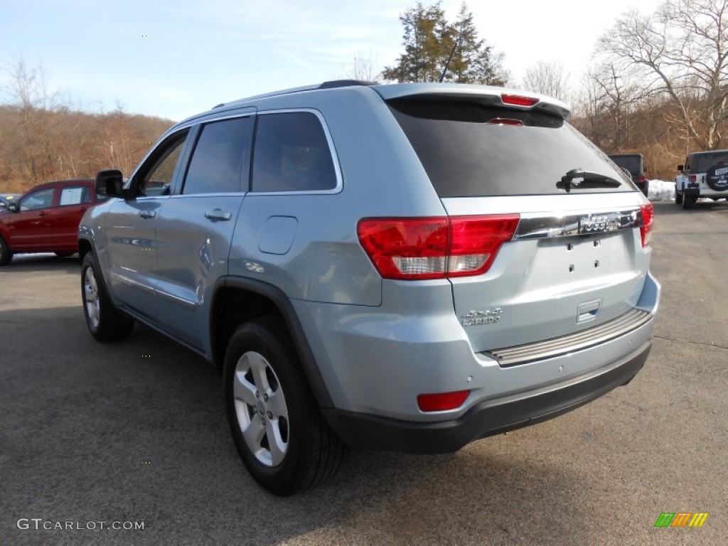 2013 Grand Cherokee Laredo X Package 4x4 - Winter Chill Pearl / Black photo #5