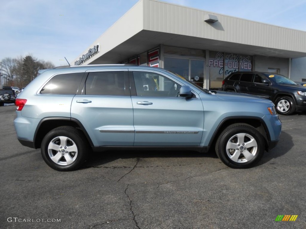 2013 Grand Cherokee Laredo X Package 4x4 - Winter Chill Pearl / Black photo #8
