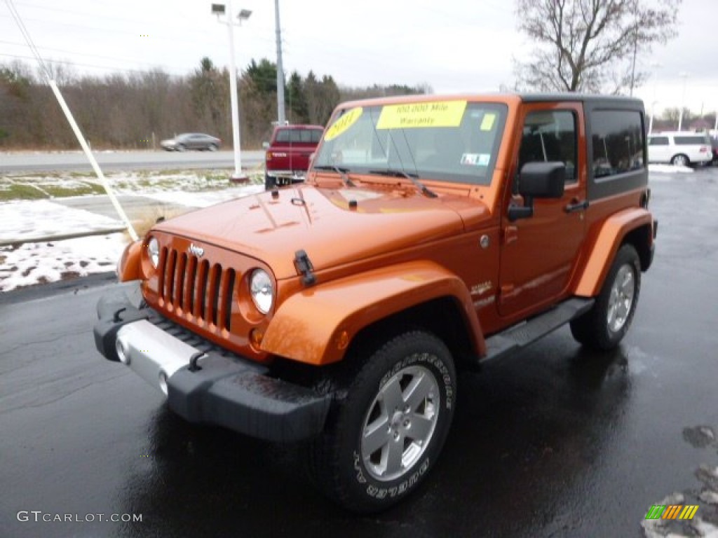 2011 Wrangler Sahara 4x4 - Mango Tango Pearl / Black photo #4