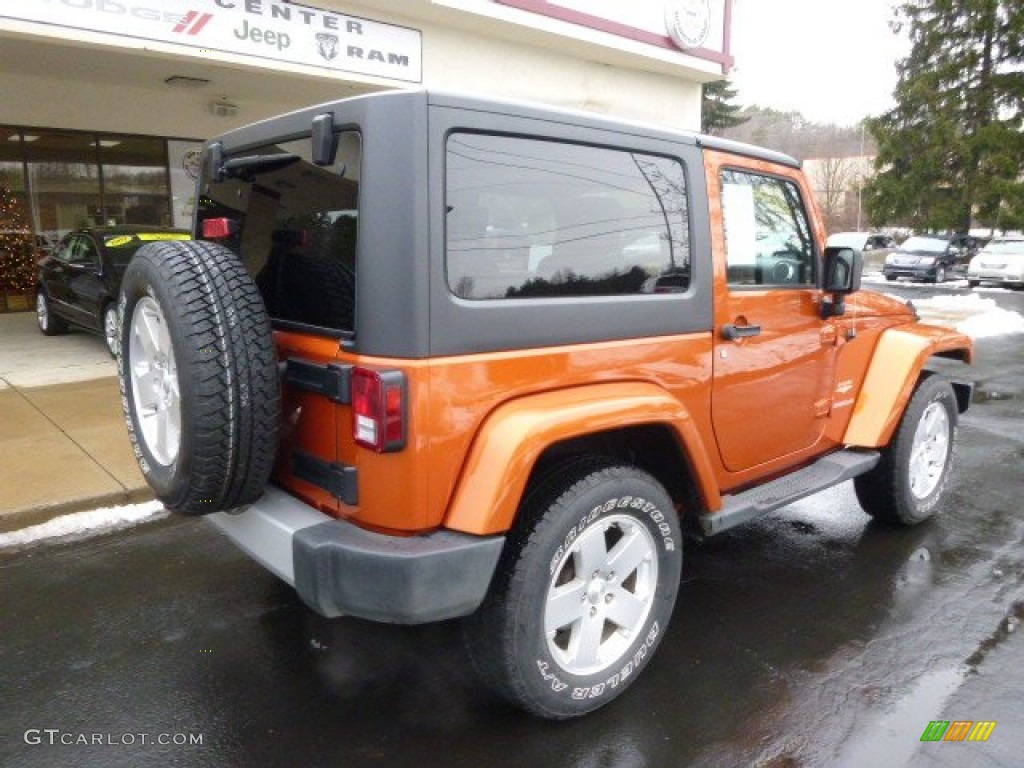 2011 Wrangler Sahara 4x4 - Mango Tango Pearl / Black photo #8